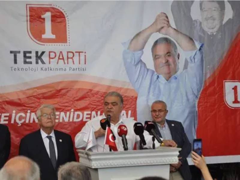 Tek Parti Genel Başkanı Ahmet Özal: ''Biz siyasette kavga etmeyeceğiz !