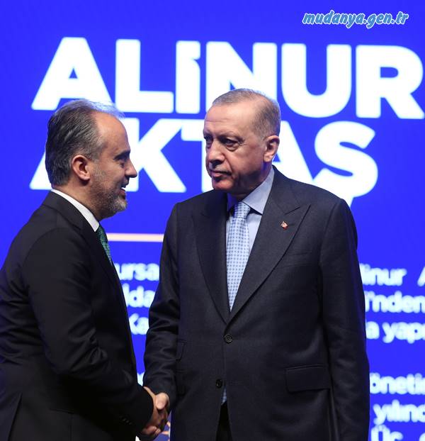 Cumhurbaşkanı Recep Tayyip Erdoğan, 31 Mart 2024 yerel seçimlerinde AK Parti’nin Bursa Büyükşehir Belediye Başkan Adayının, mevcut Büyükşehir Belediye Başkanı Alinur Aktaş olduğunu açıkladı. Cumhurbaşkanı Erdoğan, “Amacımız, milletimizin huzuruna gerçek belediyecilik sözümüzü yerine getirecek adaylarla çıkmaktır" dedi.