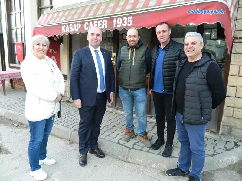 Mudanya Esnaf ve Sanatkârlar Odası Başkanı Ertan ABDULAZİZOĞLU Yönetim Kurulu Üyeleriyle birlikte 30 Kasım sabaha karşı yaşanan sel felaketinde maddi zarar uğrayan Tirilye esnaflarını ziyaret ederek hasbihal ettiler.